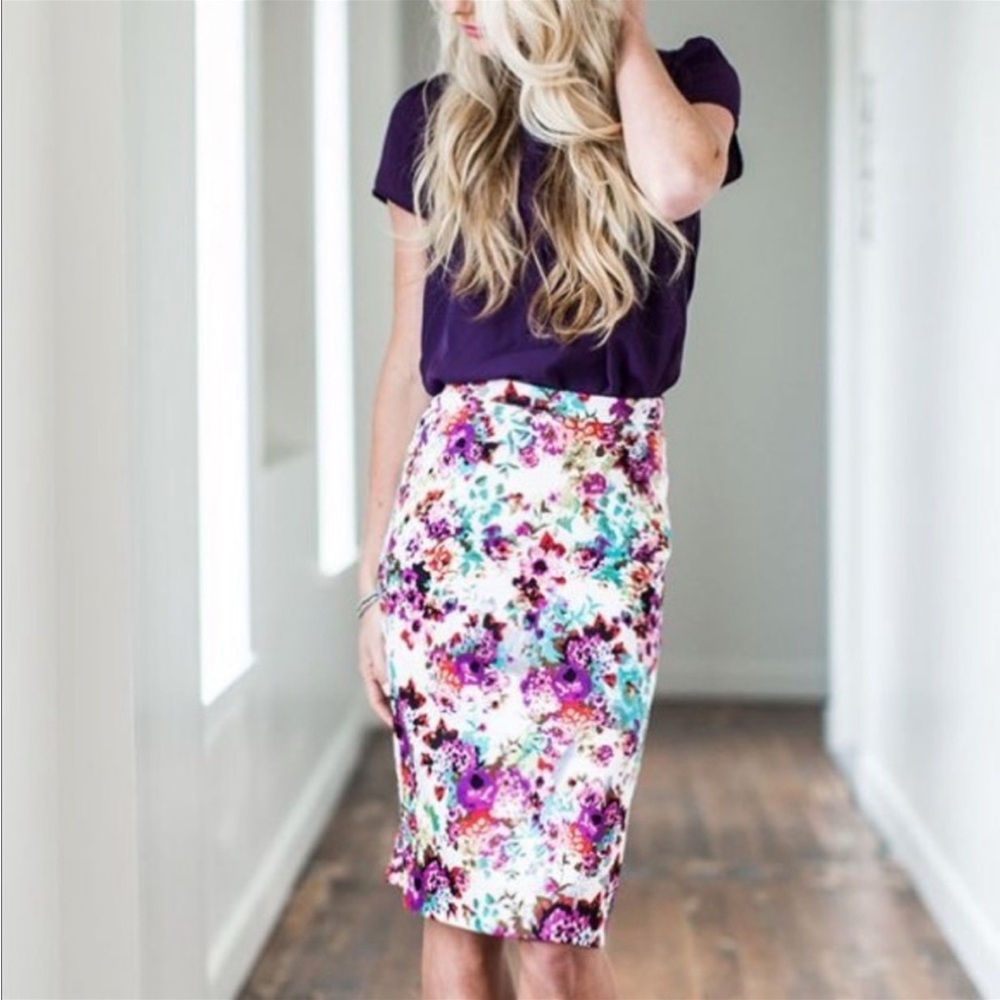 •NWT•M•UNIQUE HOT PINK PRINT CASSIE PENCIL SKIRT• - Picture 5 of 17